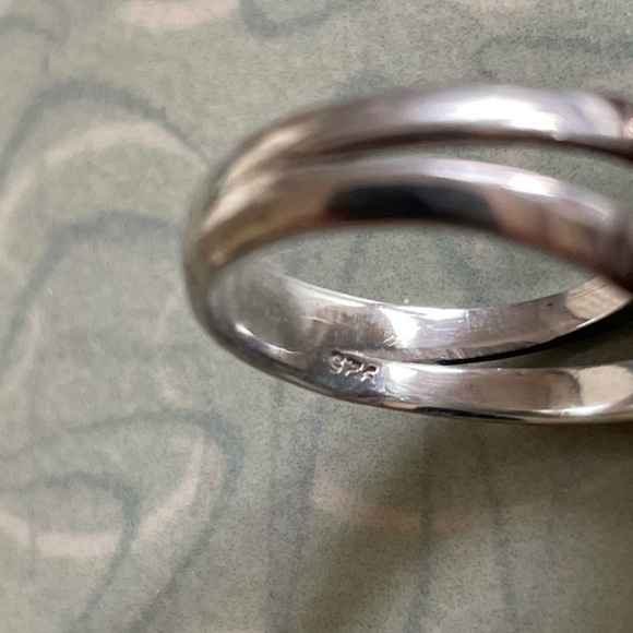 Chalcedony Sterling Silver Ring - Picture 4 of 5